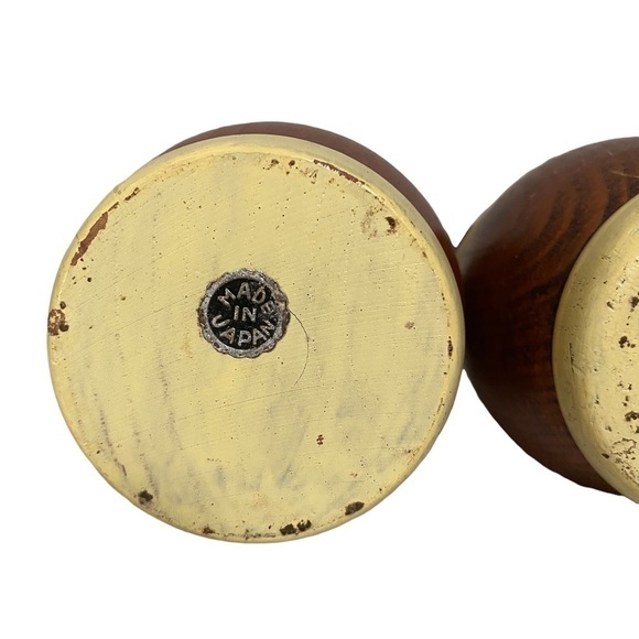 Vintage Wood Turned Salt & Pepper Shakers Made in Japan - Picture 5 of 5